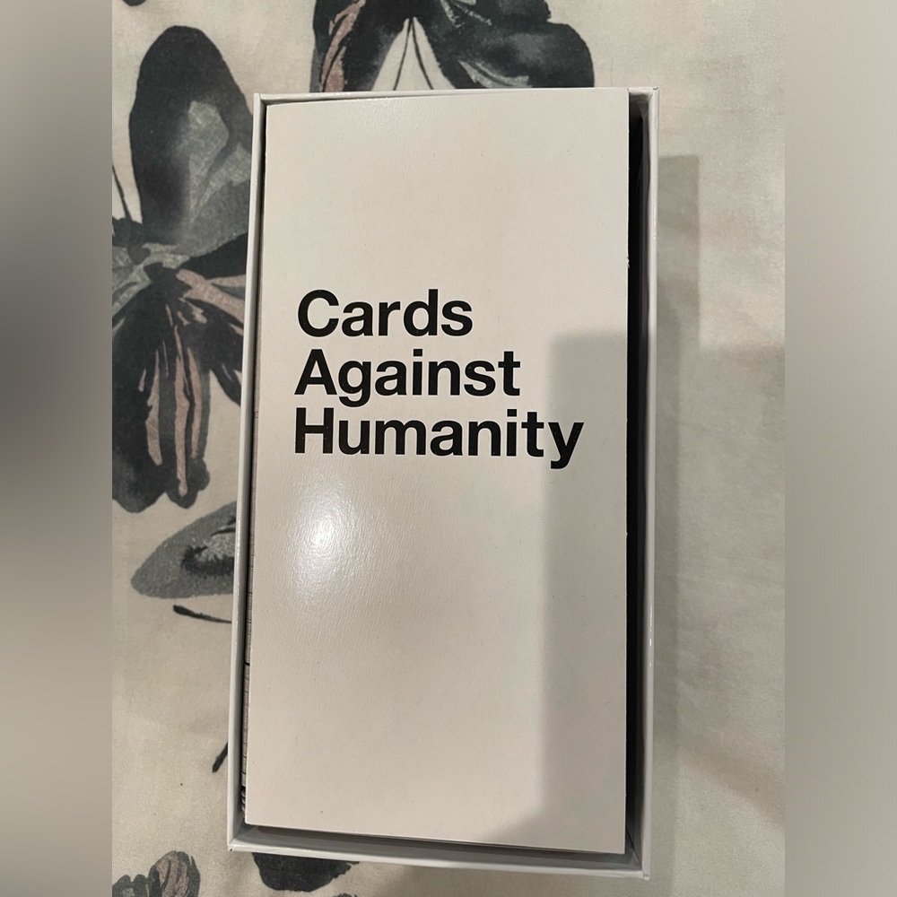 Cards Against Humanity - Picture 3 of 4